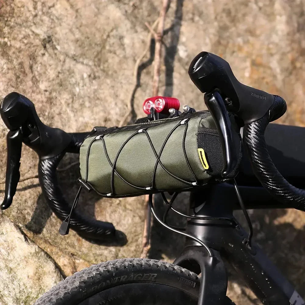Apresentação editorial de Bolsa de guidão Rhinowalk 2,4 L